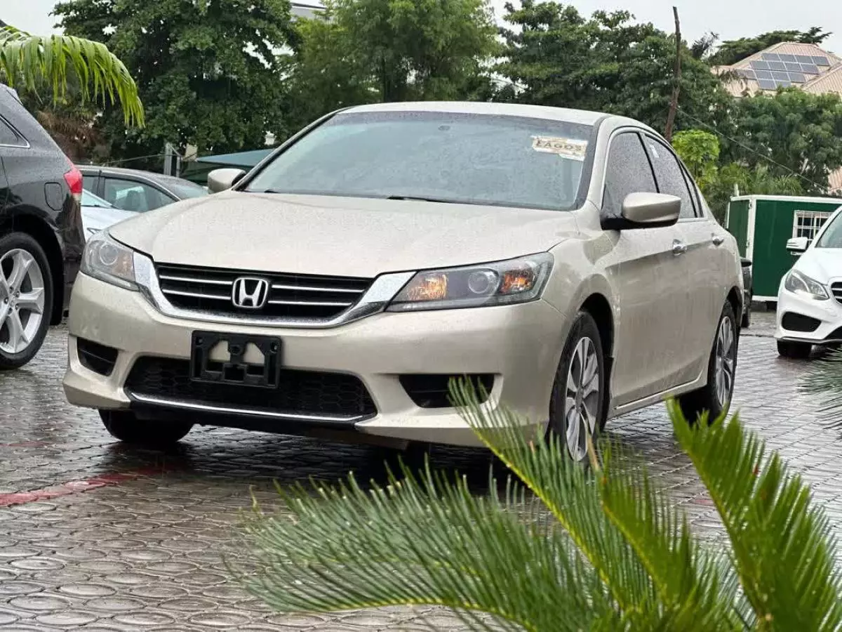 Honda Accord   - 2015