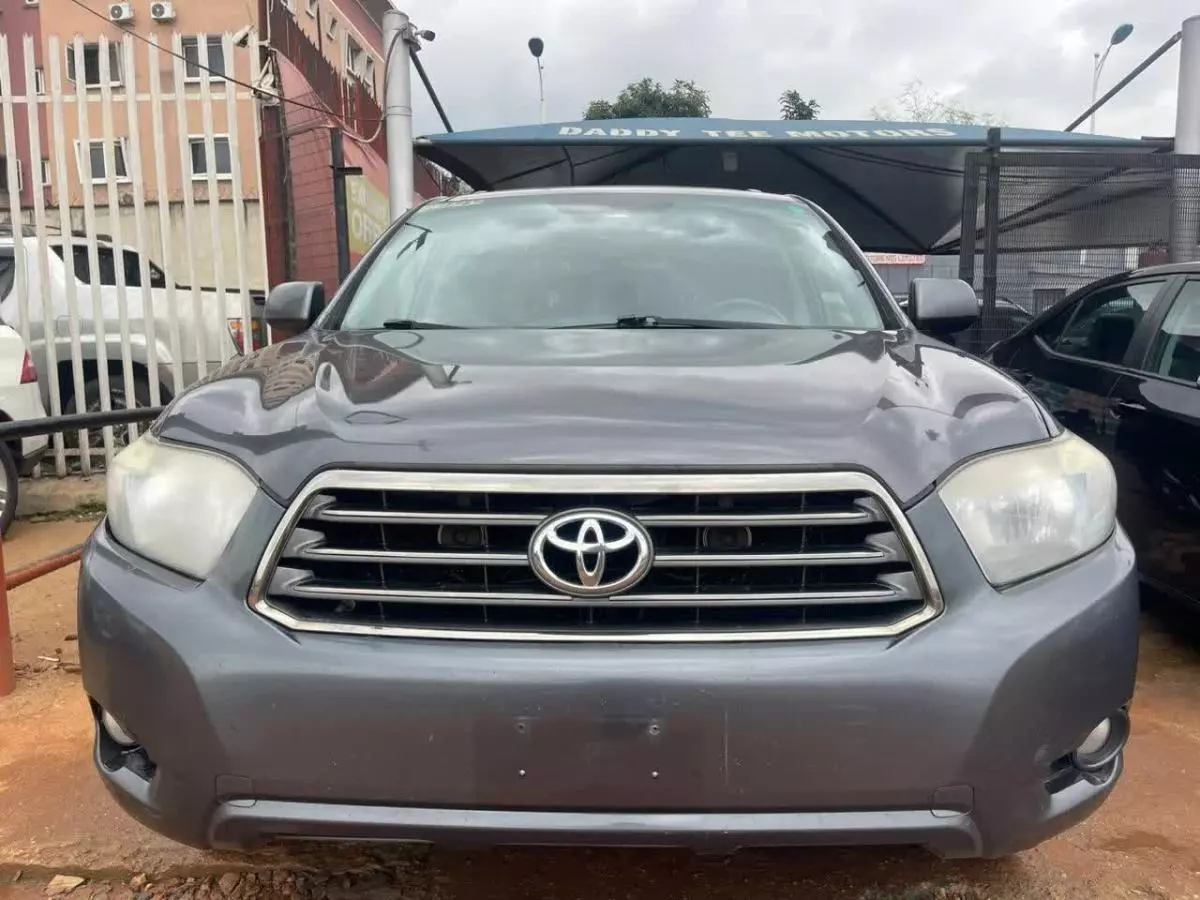 Toyota Highlander   - 2010