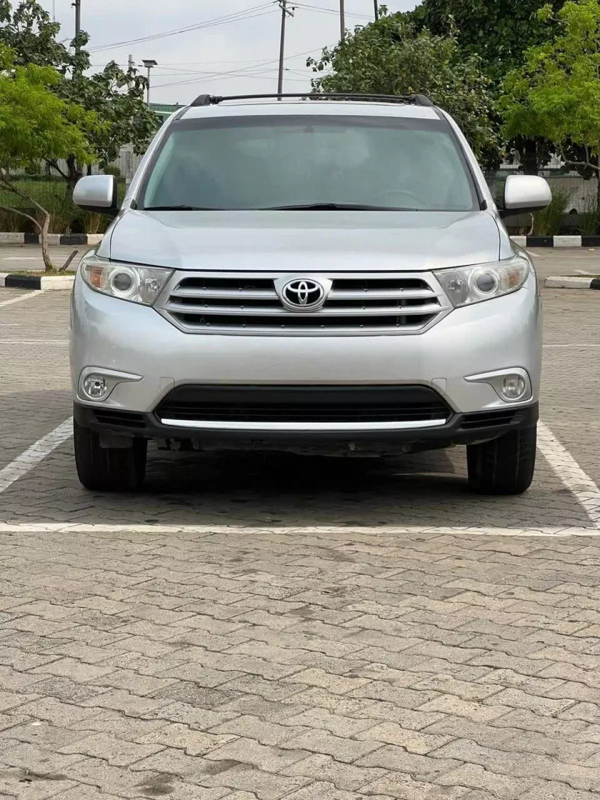 Toyota Highlander   - 2012