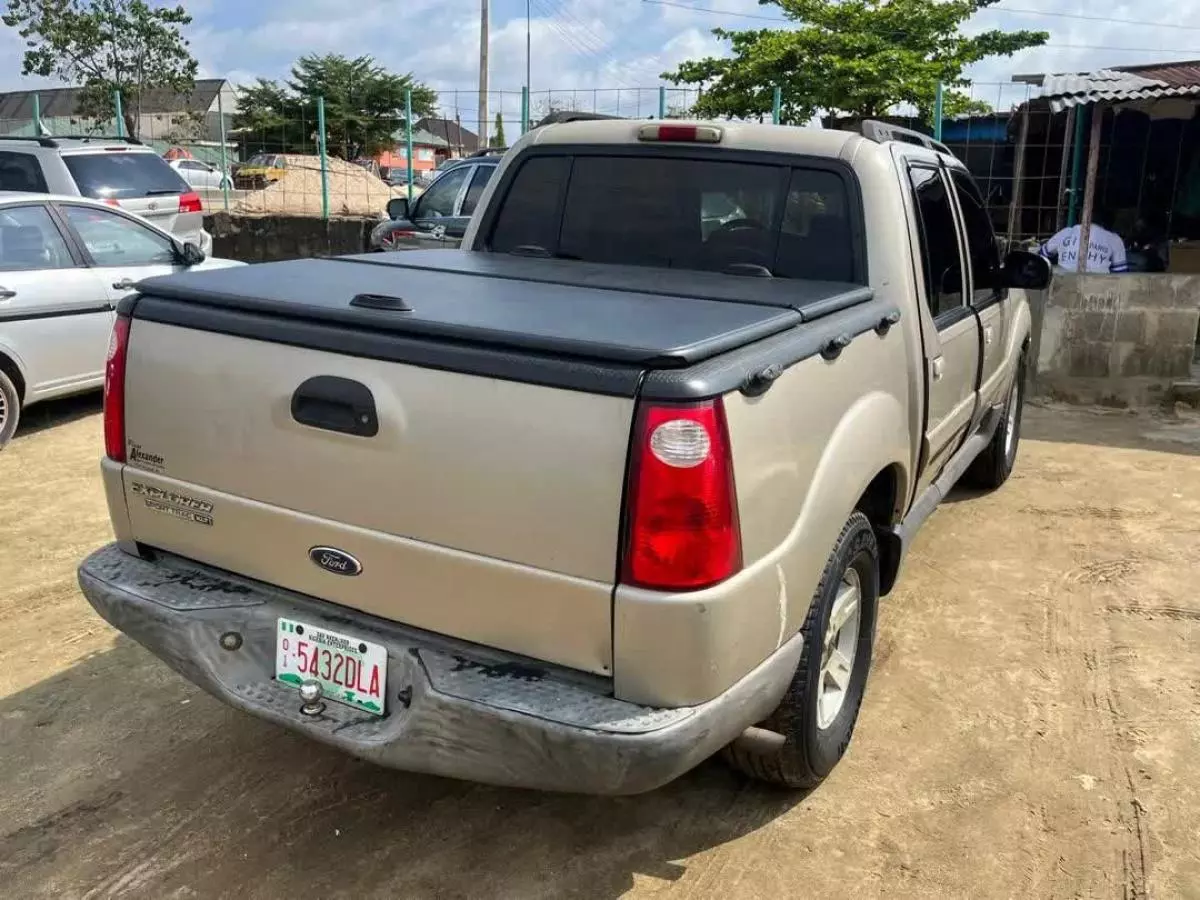 Ford Explorer XLT 3.5L   - 2005