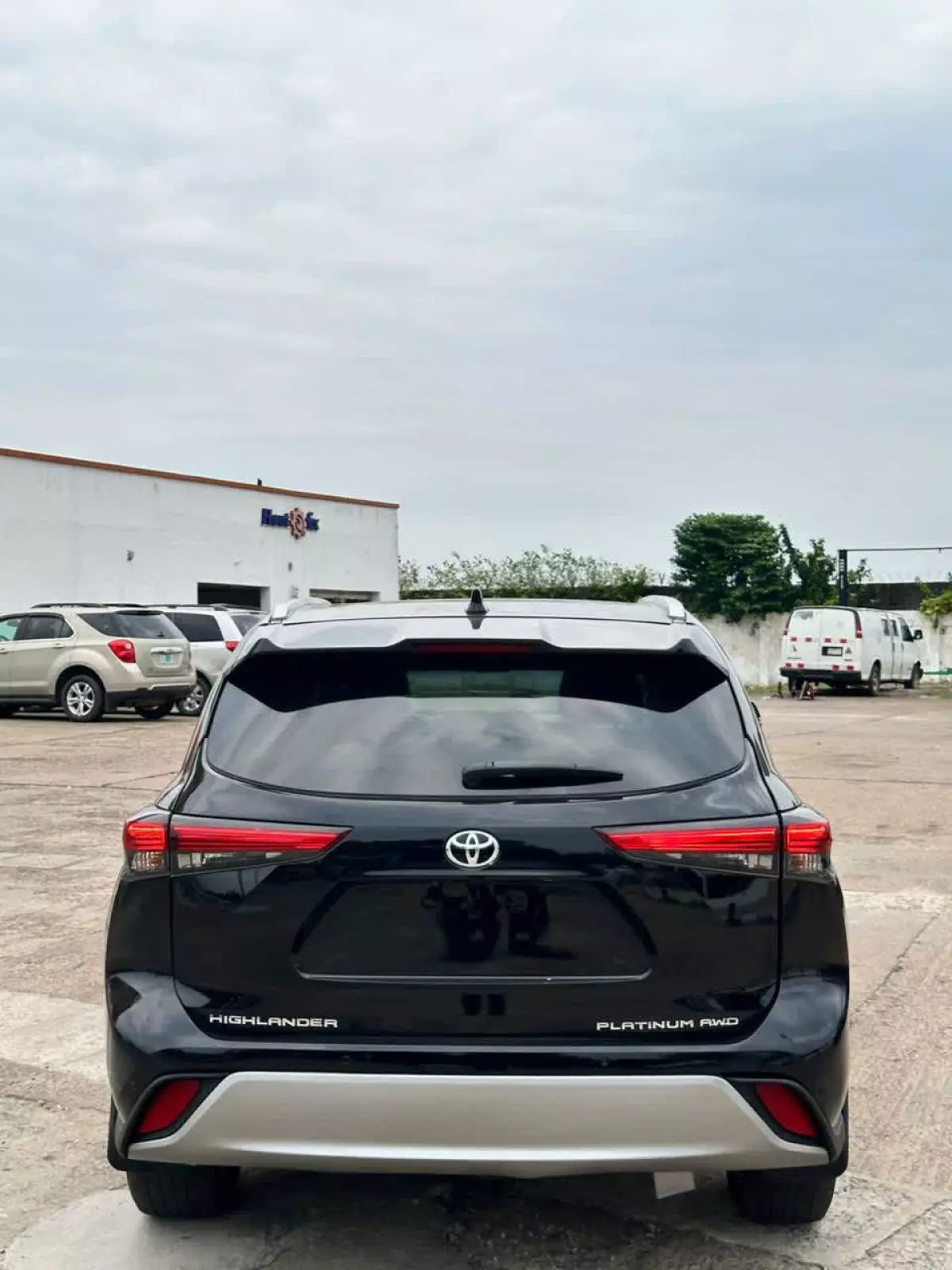 Toyota Highlander   - 2021