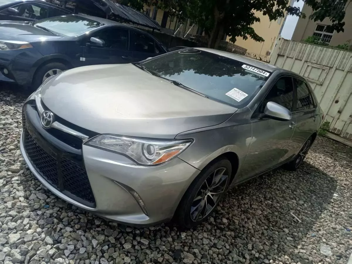 Toyota Camry   - 2015