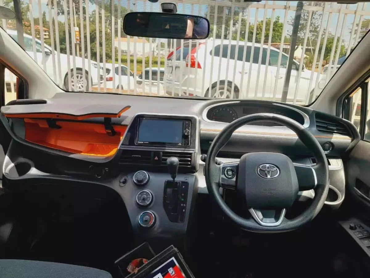 Toyota Sienna   - 2016
