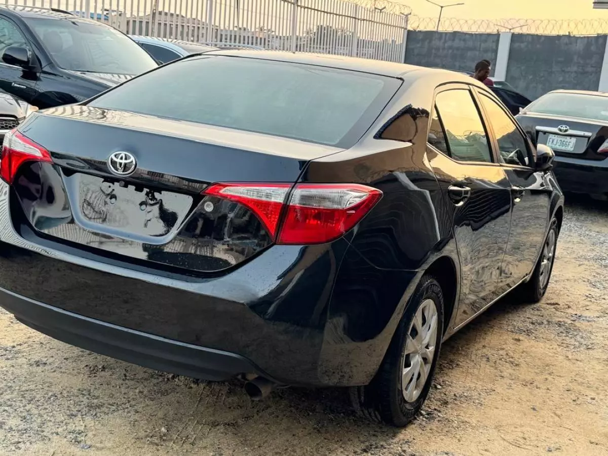 Toyota Corolla   - 2014