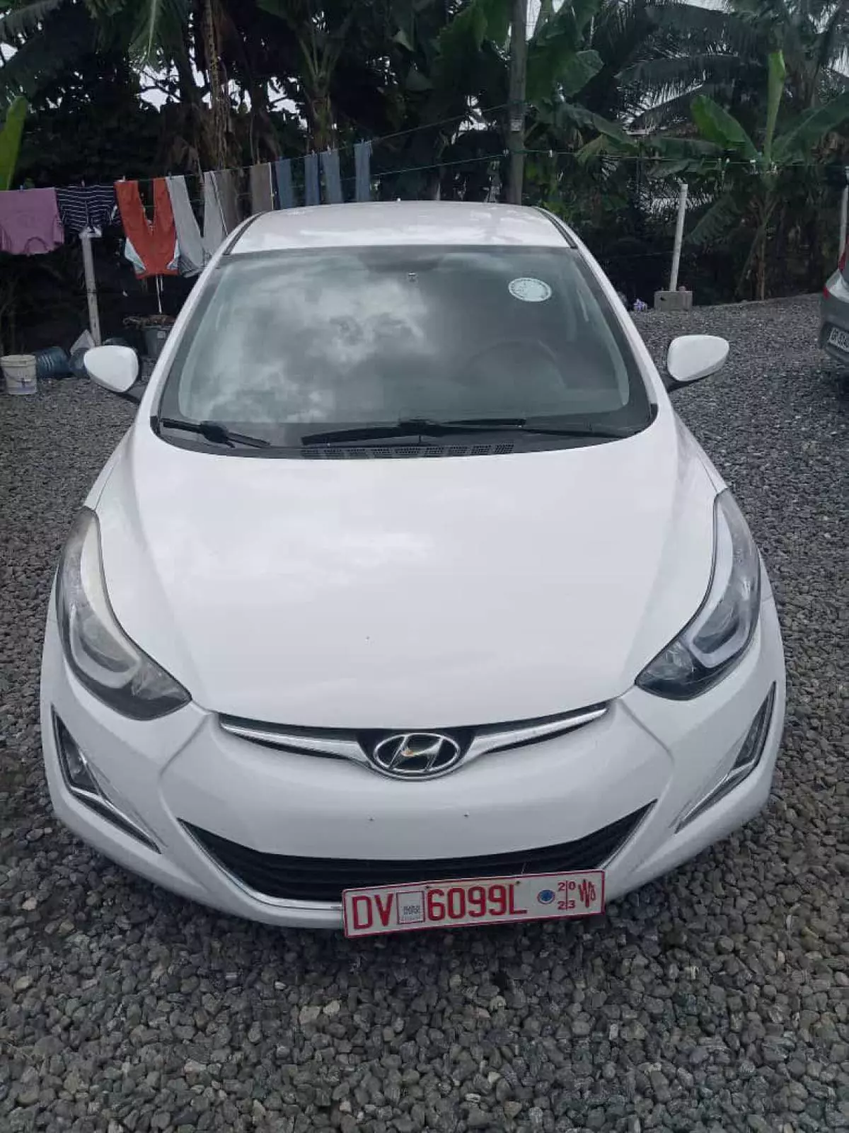 Hyundai Elantra   - 2013