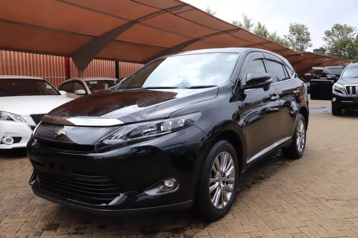 Toyota Harrier   - 2017