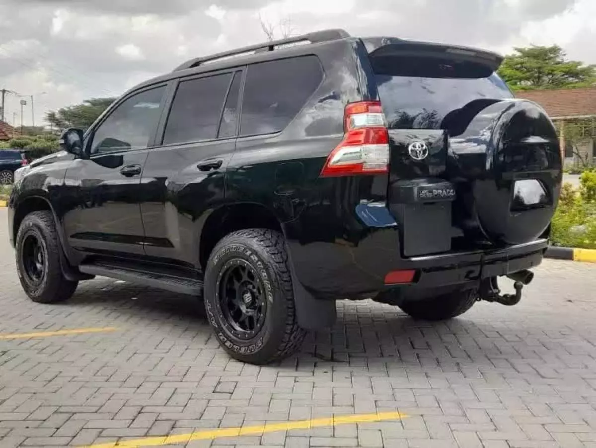 Toyota Landcruiser Prado   - 2017