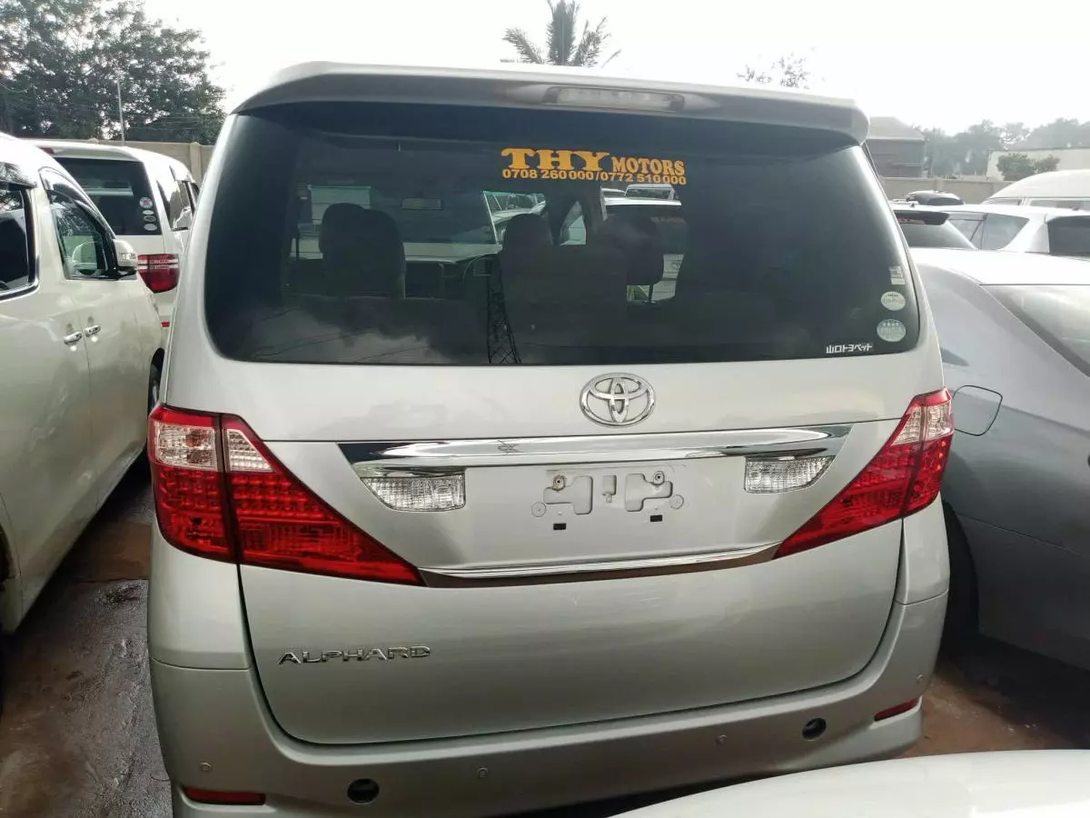 Toyota Alphard   - 2008