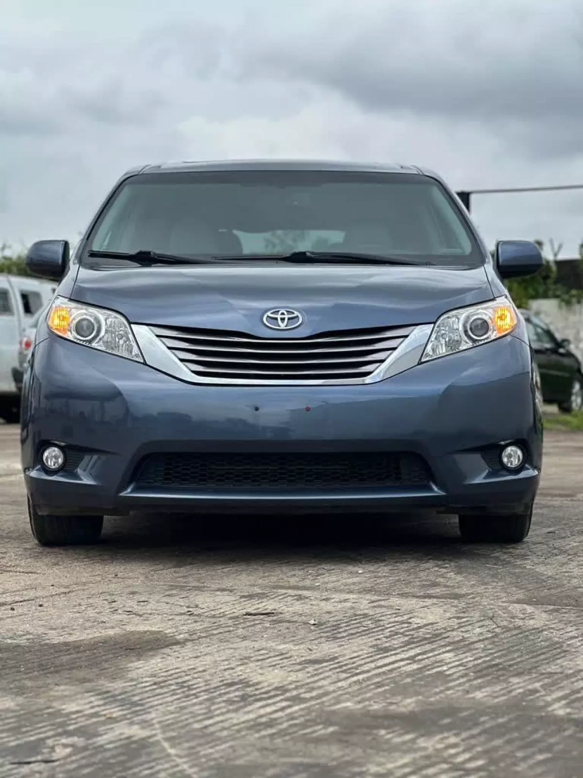 Toyota Sienna - 2016