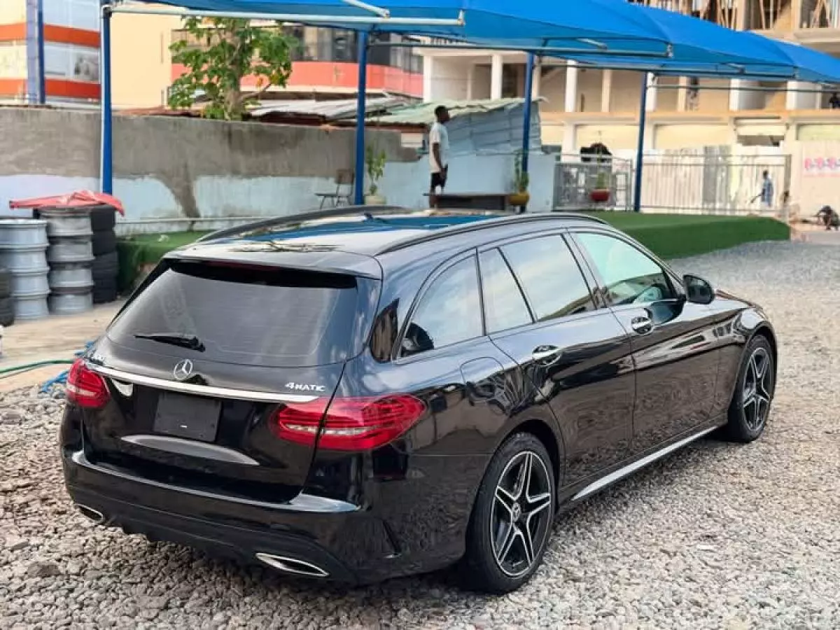 Mercedes-Benz C 300   - 2019