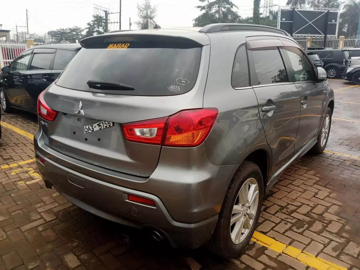 Mitsubishi RVR - 2010