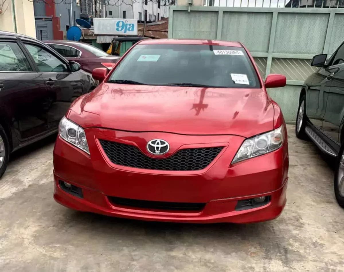 Toyota Camry   - 2009