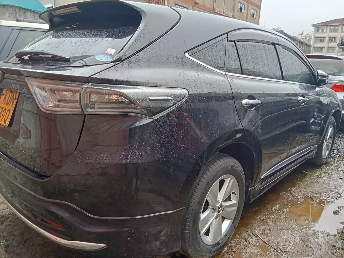 Toyota Harrier   - 2016