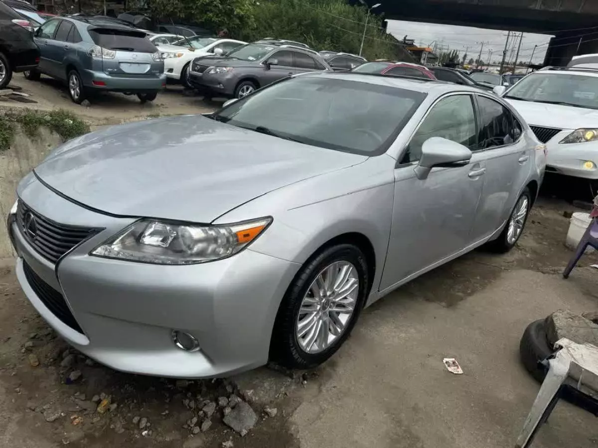 Lexus ES 350   - 2013