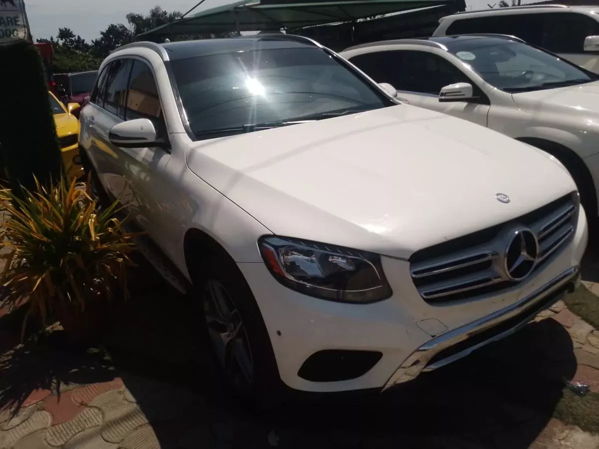 Mercedes-Benz GLC 300   - 2016