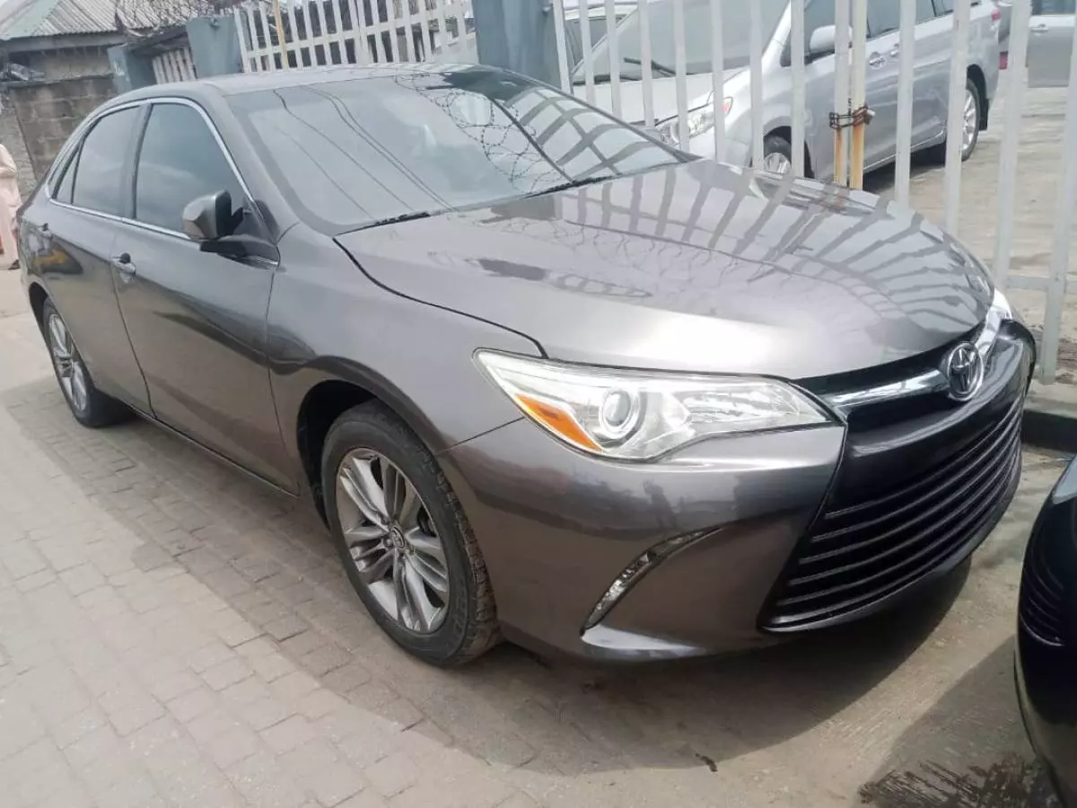 Toyota Camry   - 2016