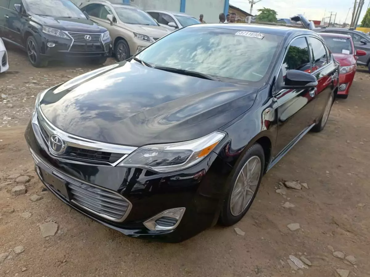 Toyota Avalon   - 2014