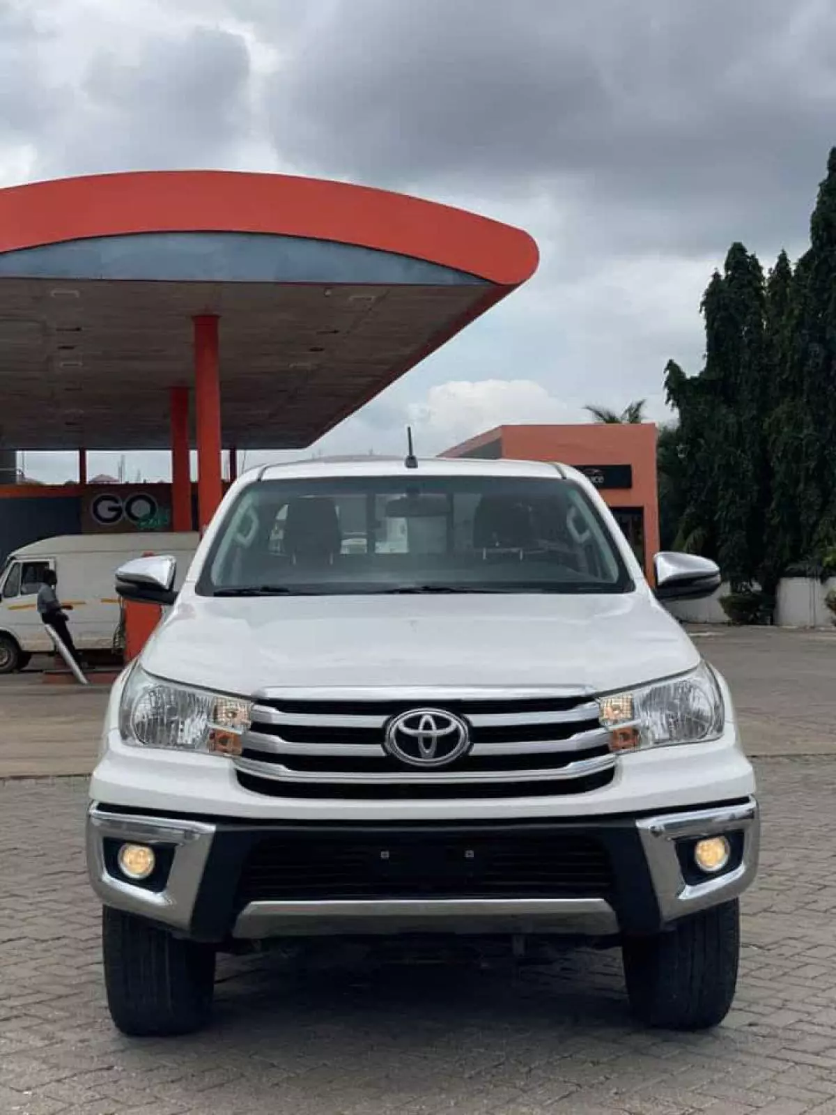 Toyota Hilux   - 2019