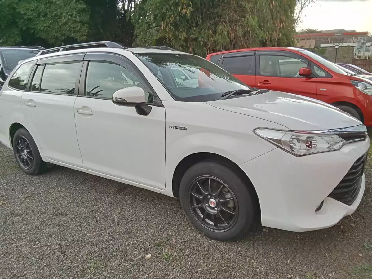 Toyota Fielder hybrid    - 2016