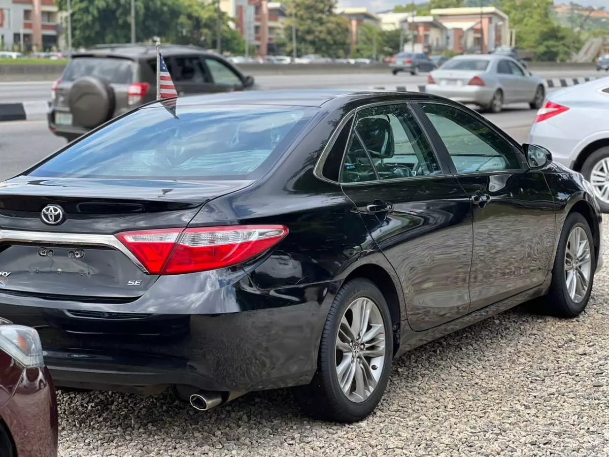 Toyota Camry   - 2016