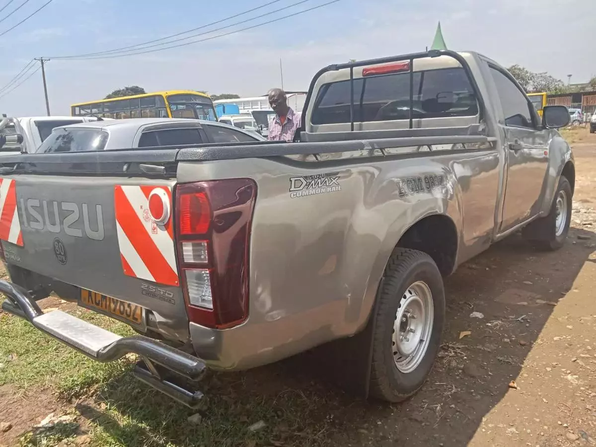 Isuzu D-Max   - 2017