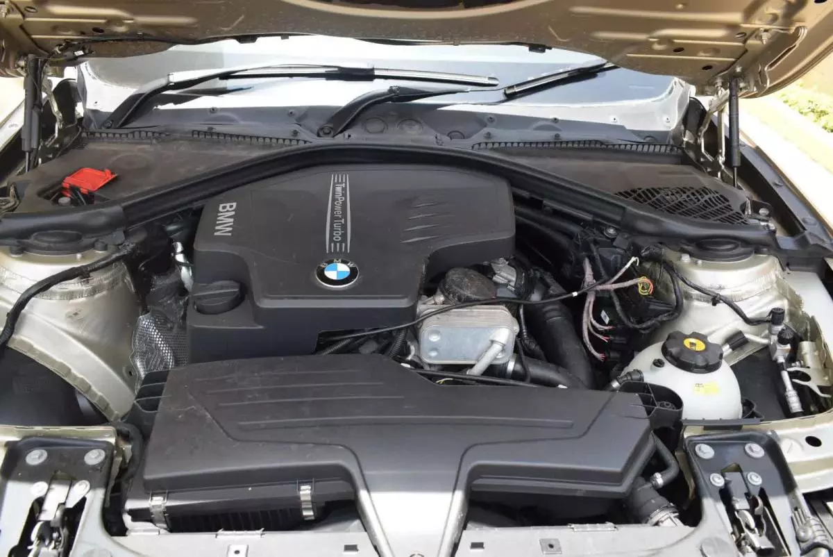 BMW 320i - 2015