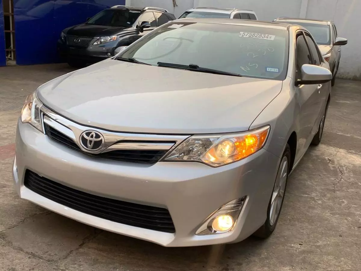 Toyota Camry   - 2014