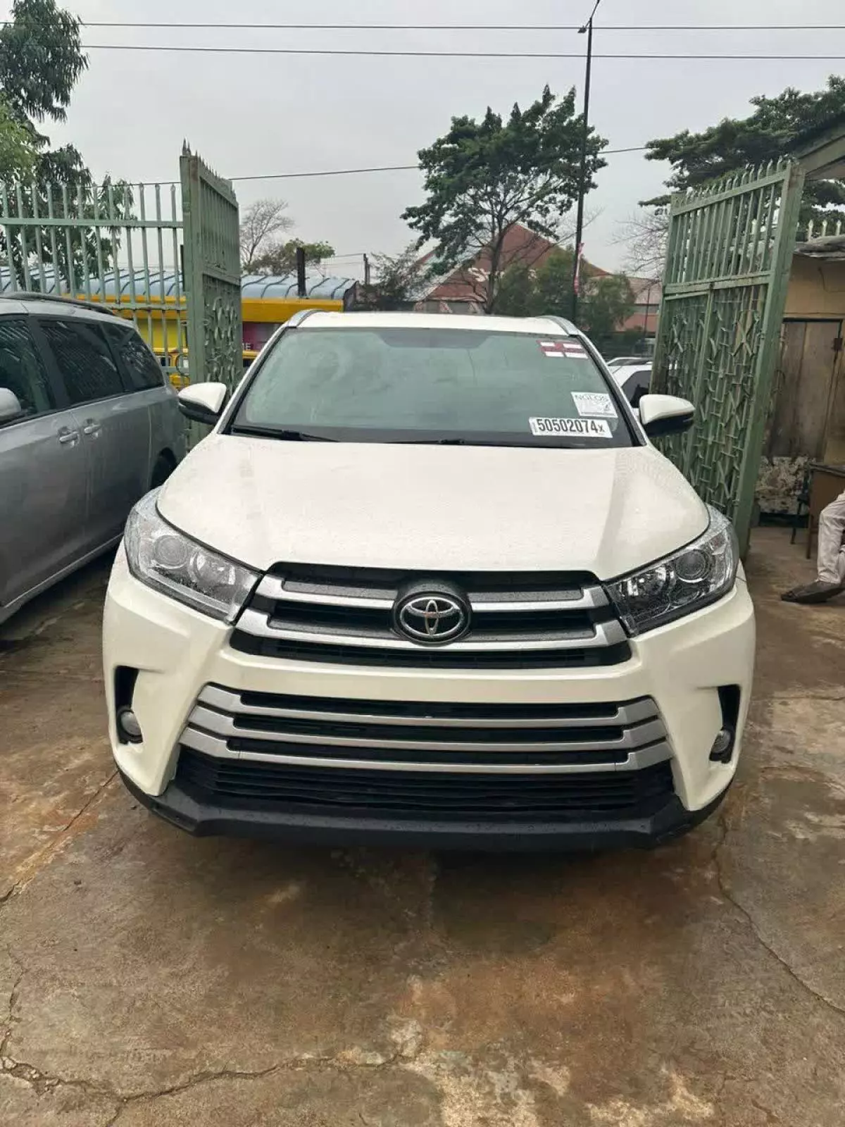 Toyota Highlander   - 2014