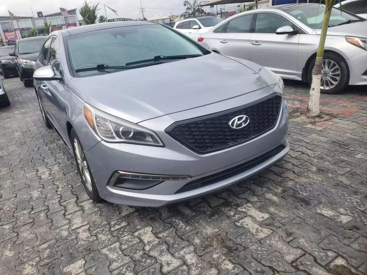 Hyundai Sonata   - 2015