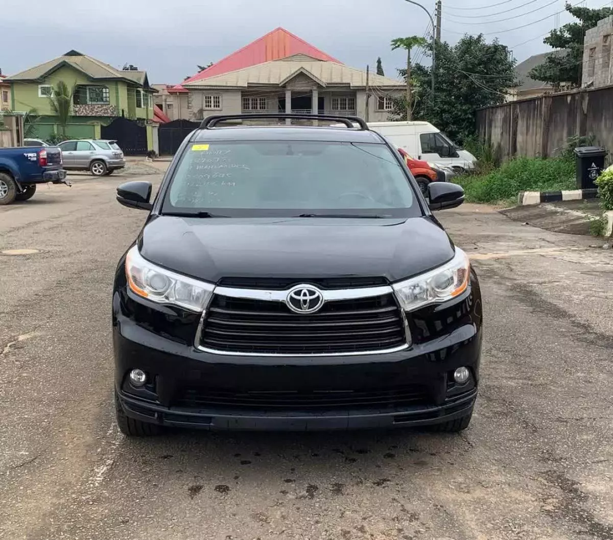 Toyota Highlander   - 2014