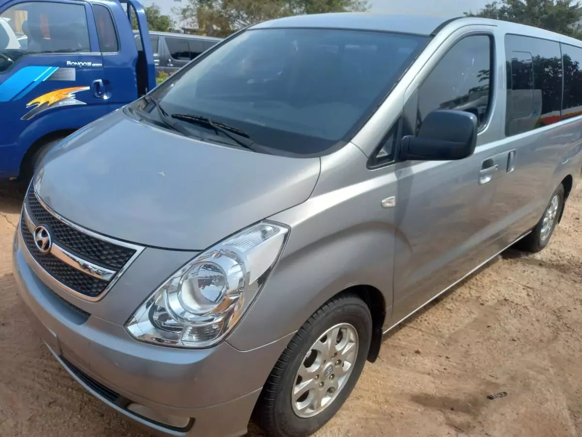 Hyundai H-1 Starex   - 2011