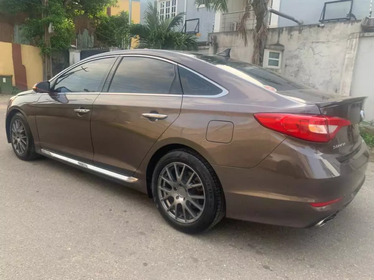 Hyundai Sonata   - 2016