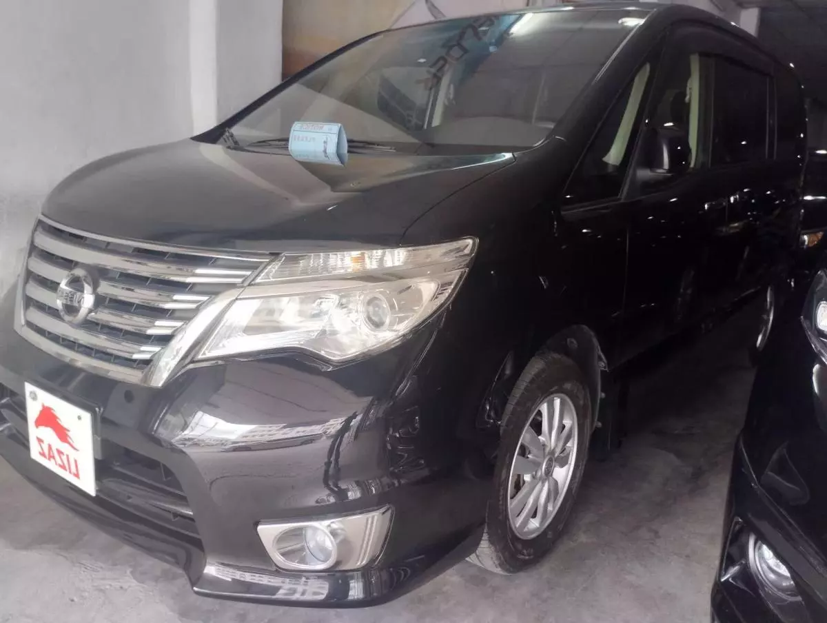 Nissan Serena - 2016