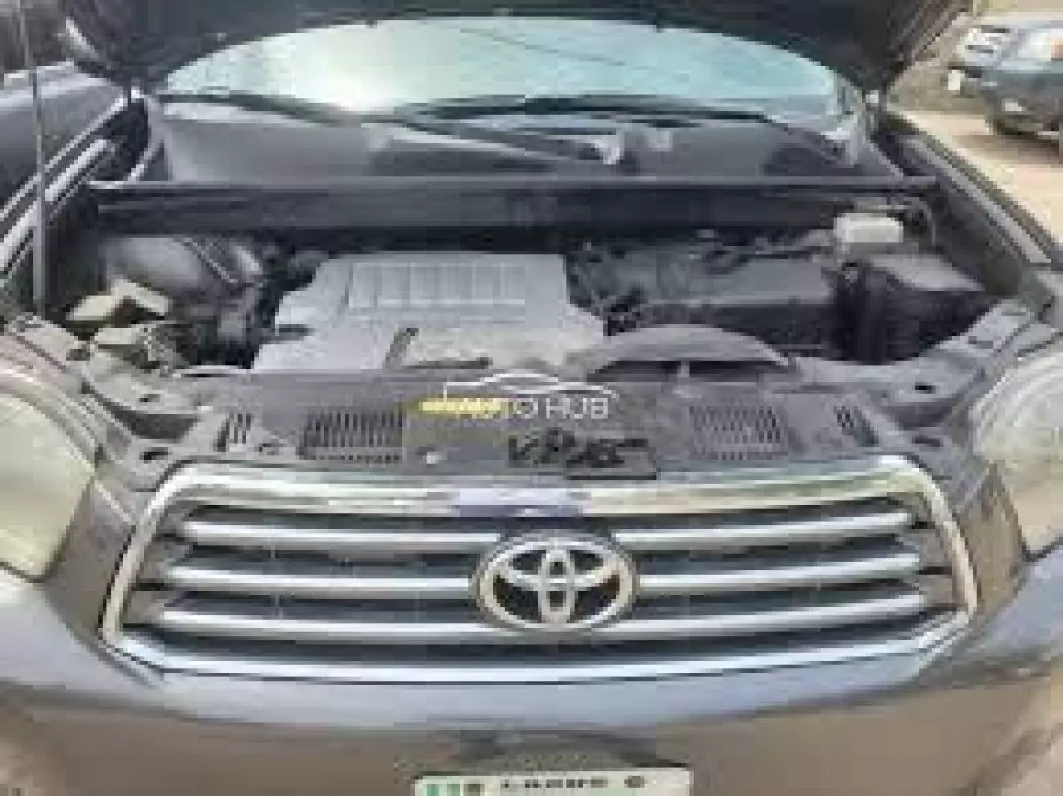 Toyota Highlander   - 2009