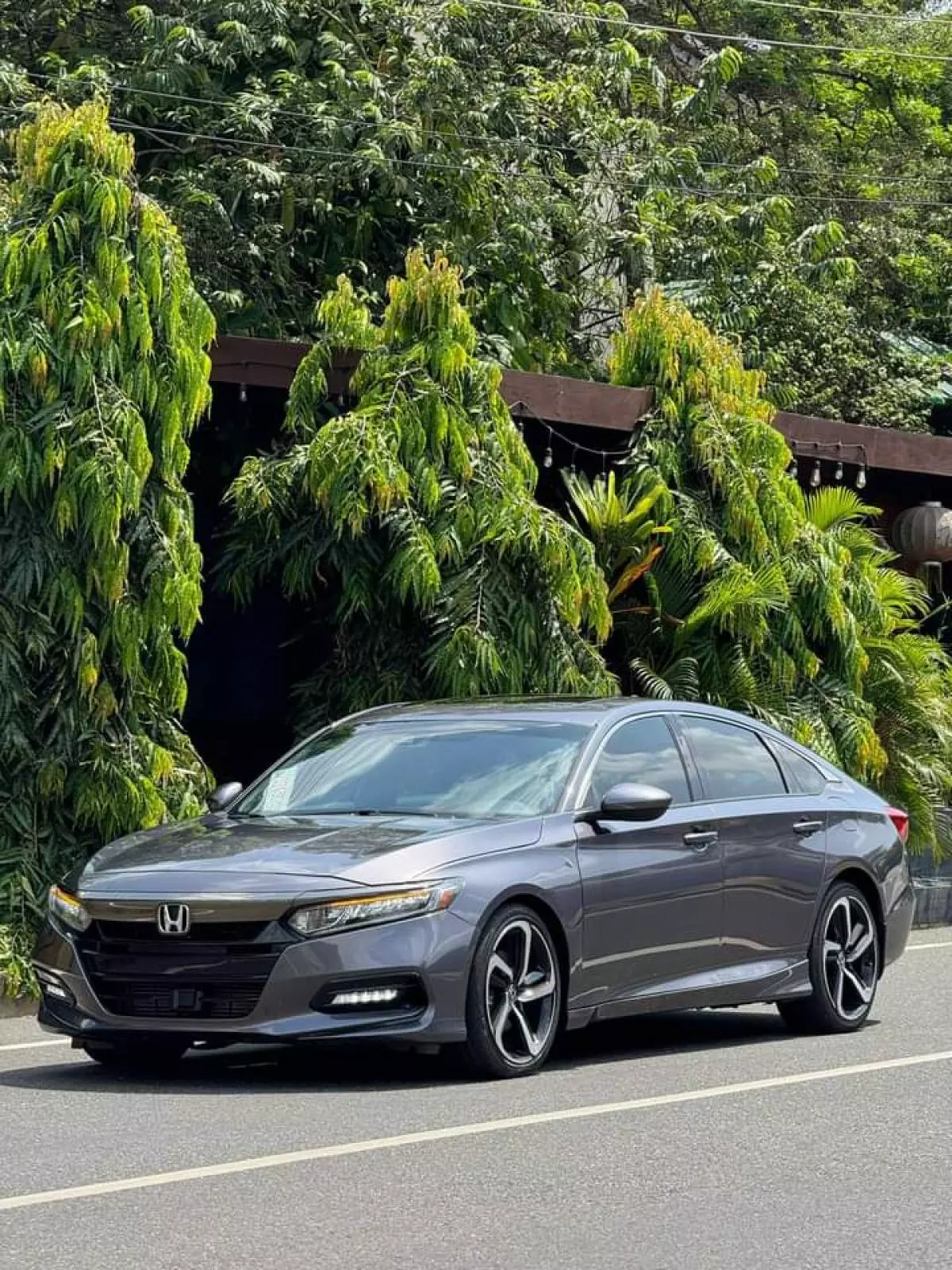 Honda Accord   - 2019