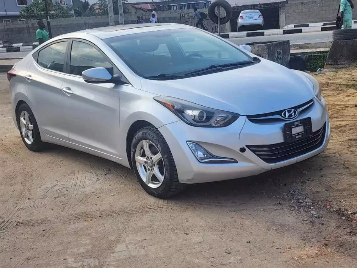 Hyundai Elantra   - 2014