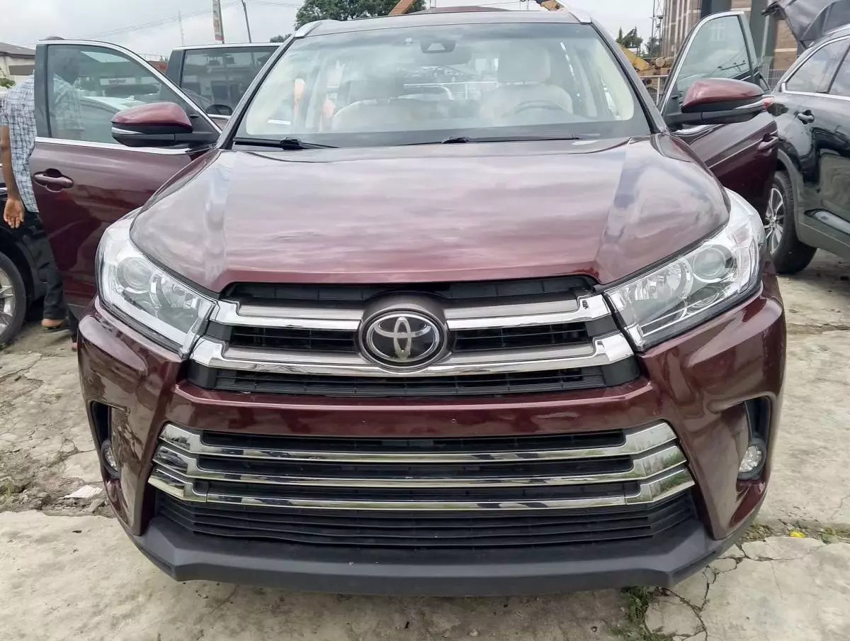 Toyota Highlander   - 2019