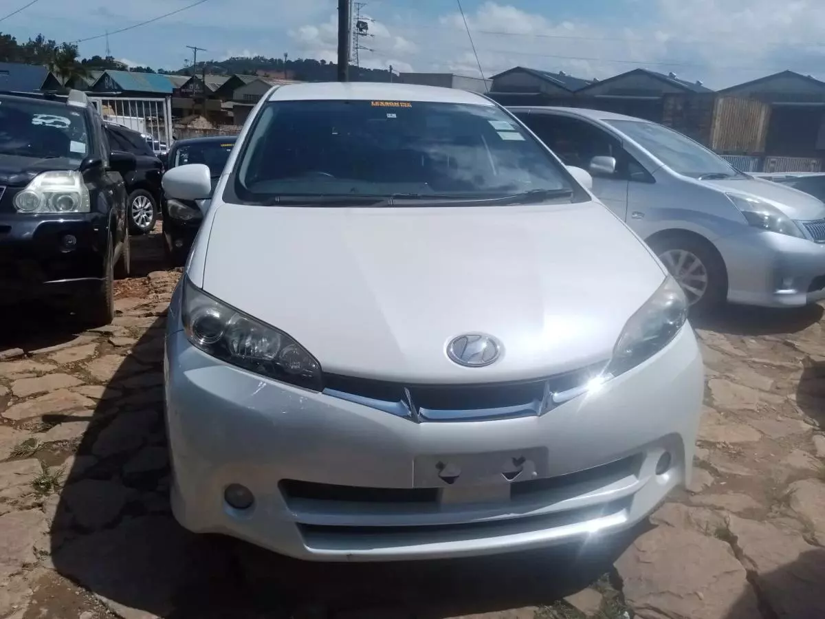 Toyota Wish   - 2010