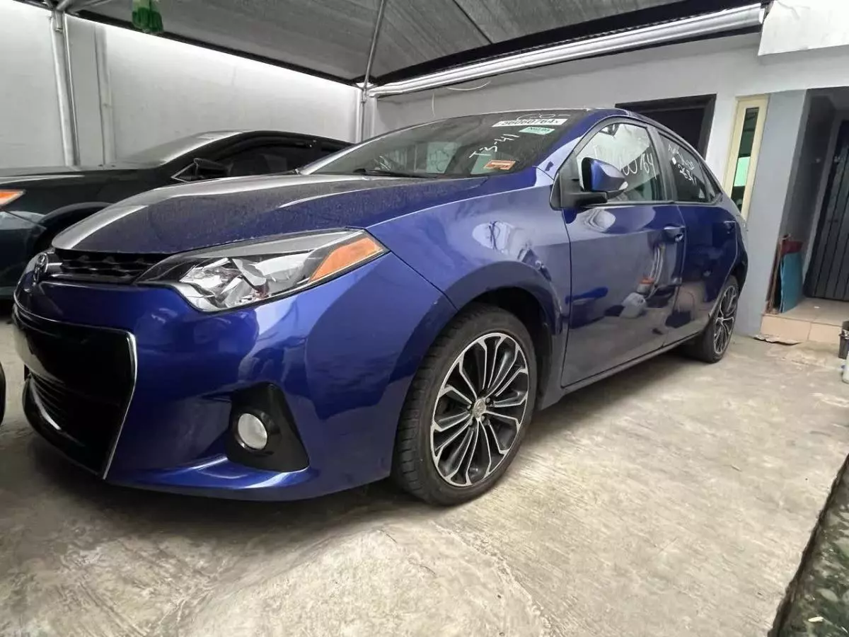 Toyota Corolla   - 2014