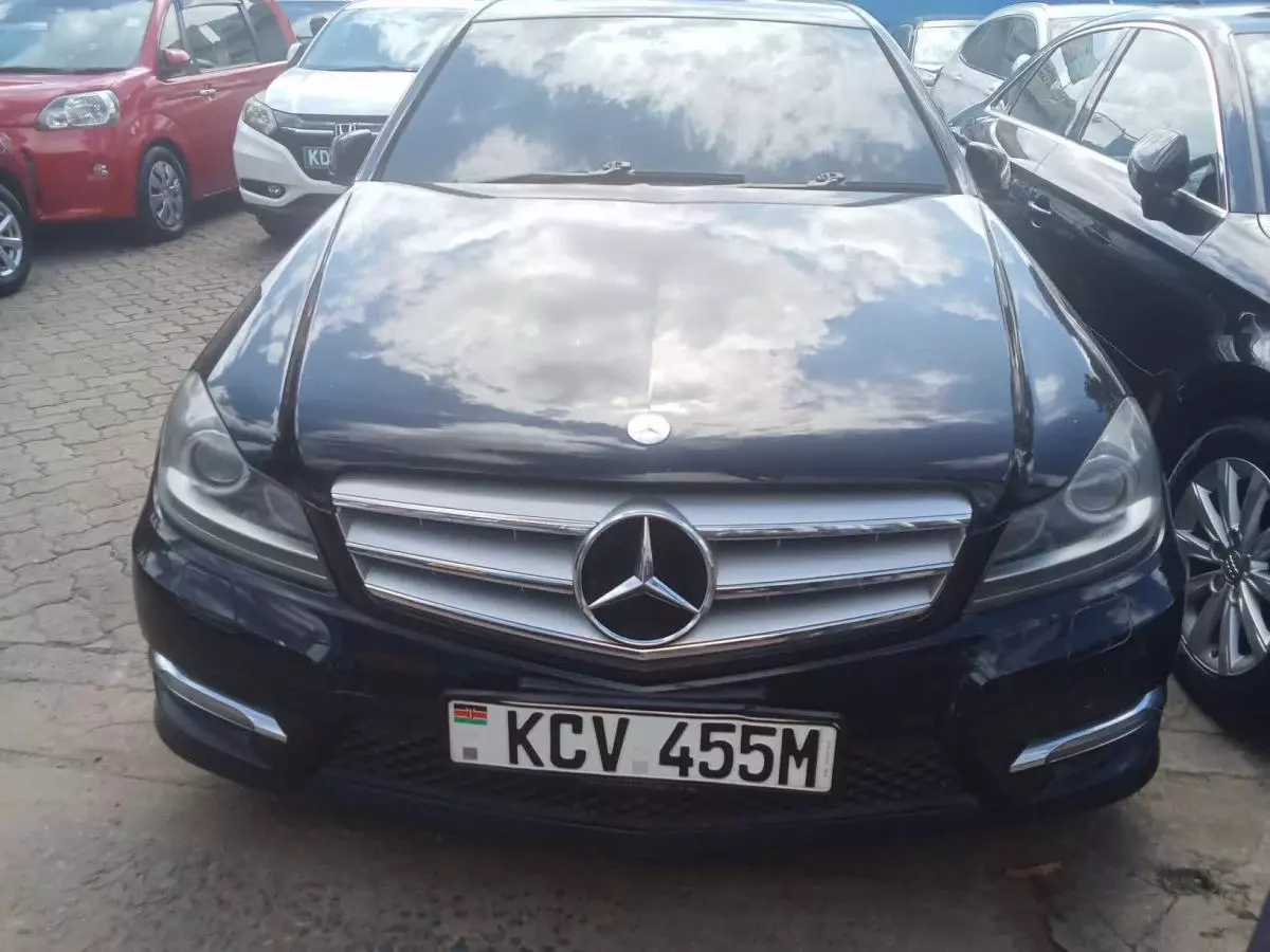 Mercedes-Benz C200   - 2012