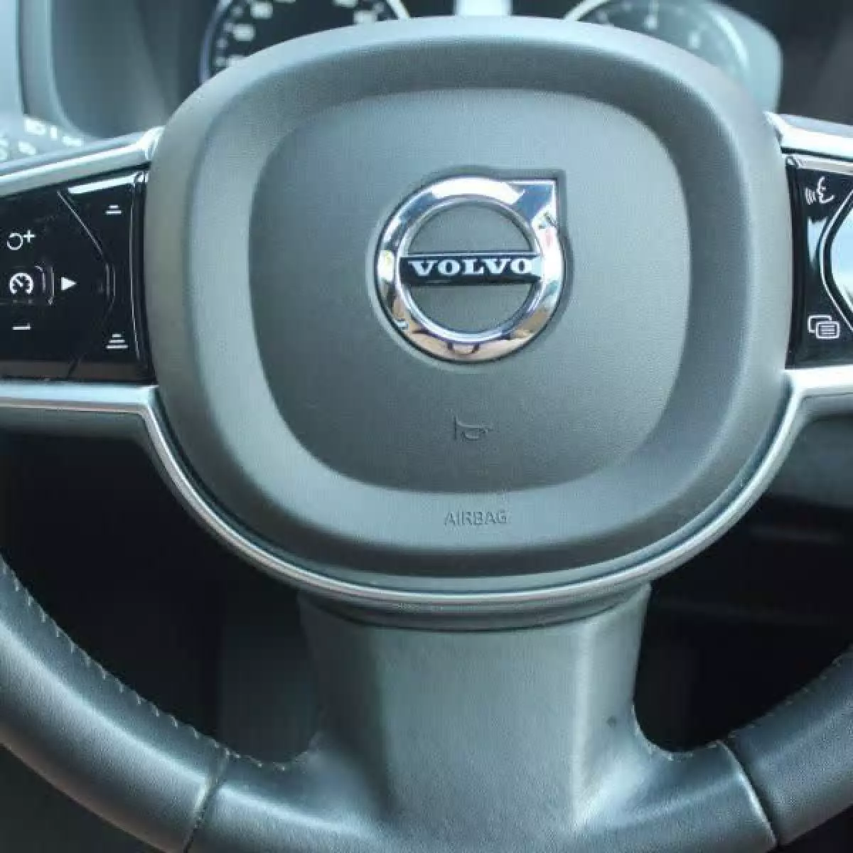 Volvo XC90   - 2018