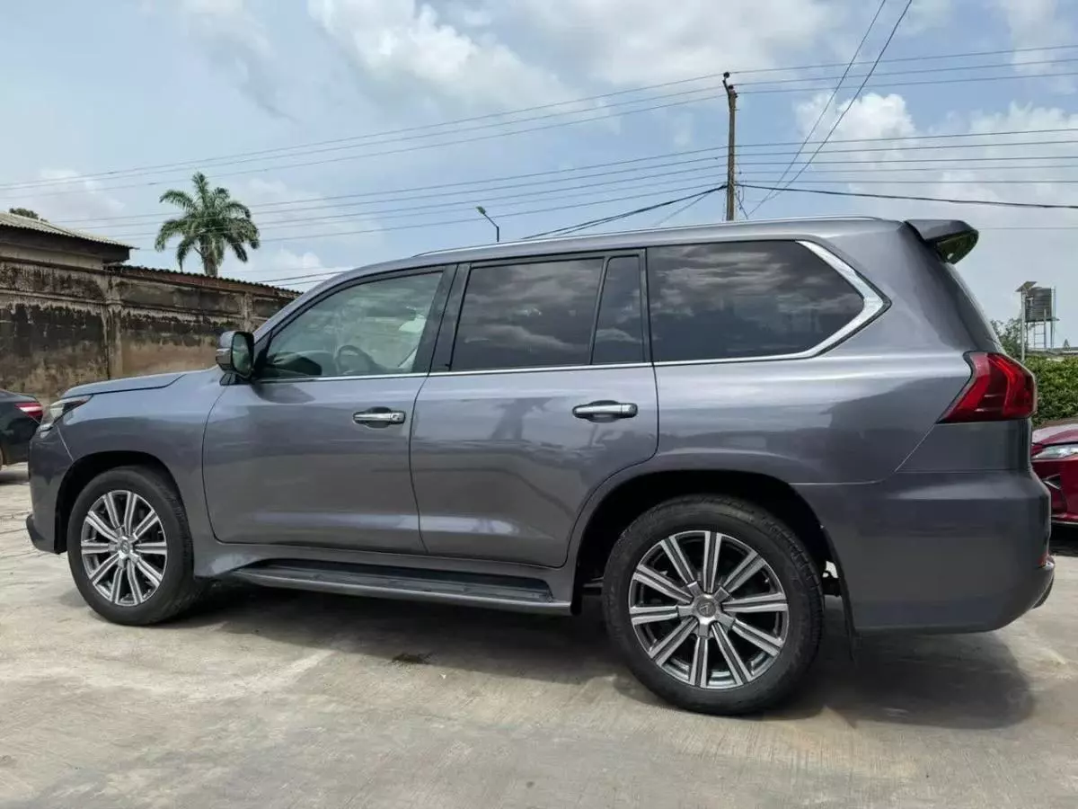 Lexus LX 570   - 2016