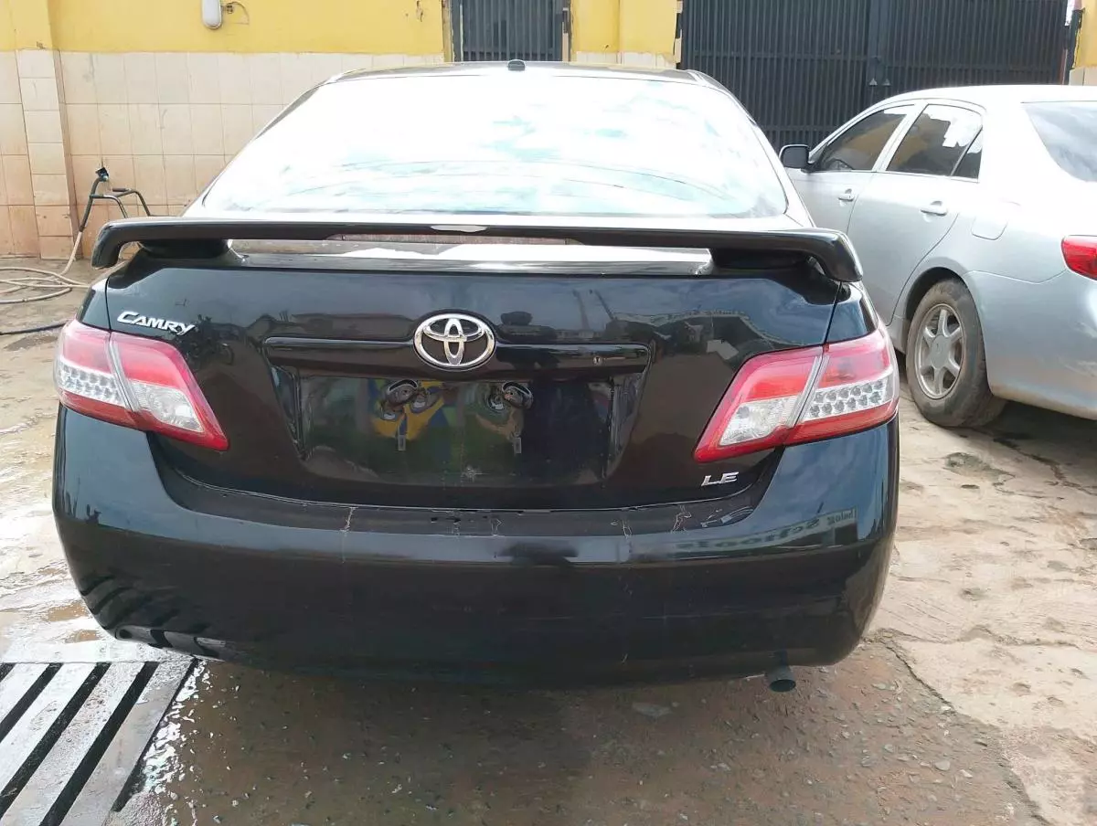 Toyota Camry   - 2010