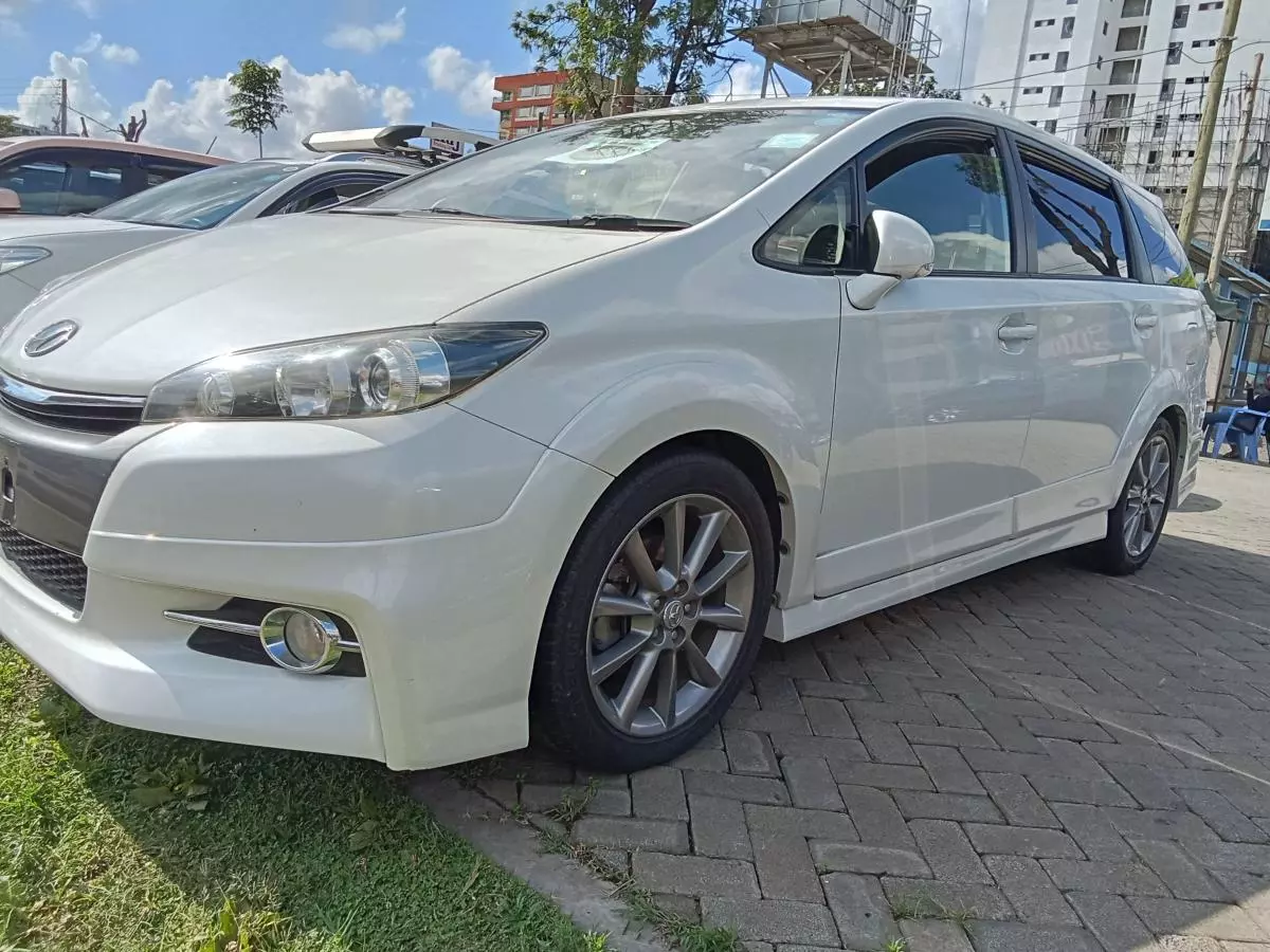 Toyota Wish   - 2016