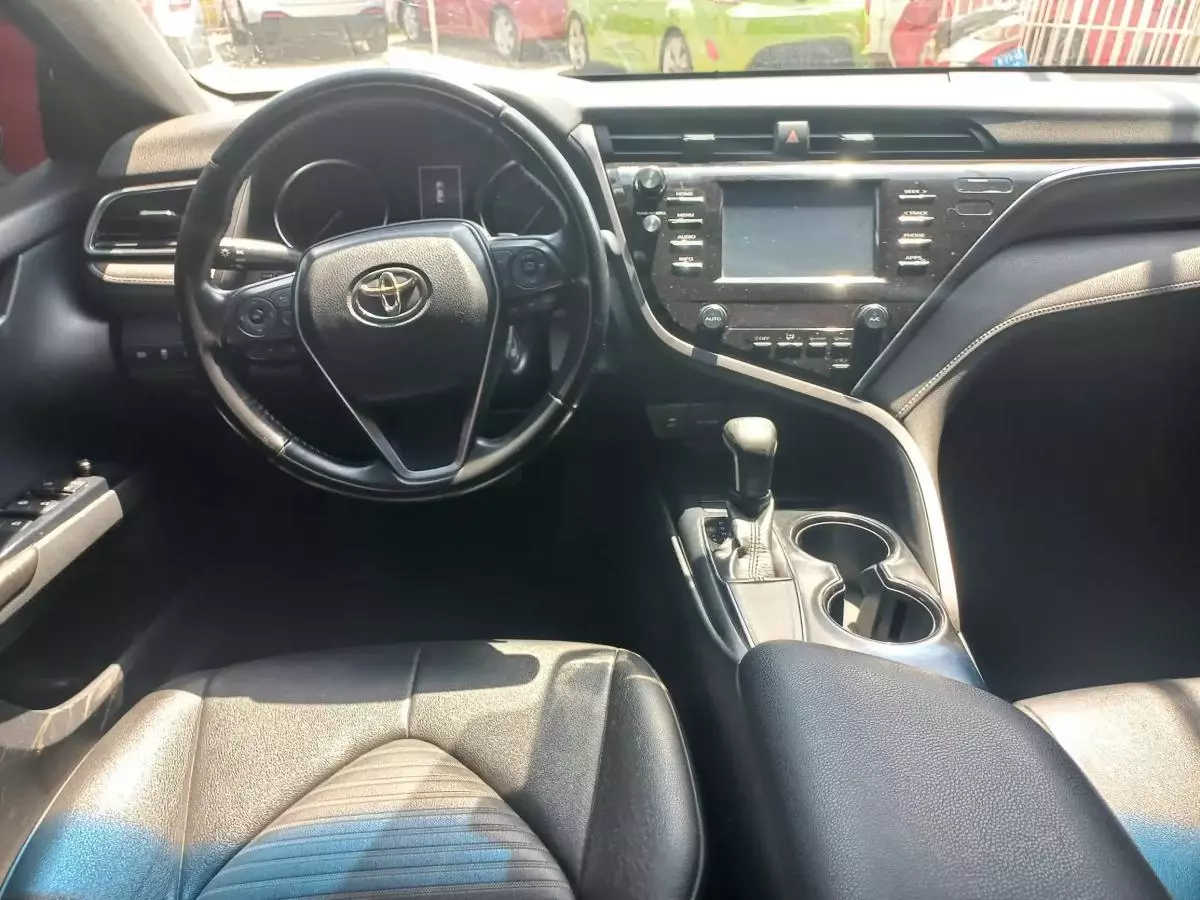 Toyota Camry - 2018