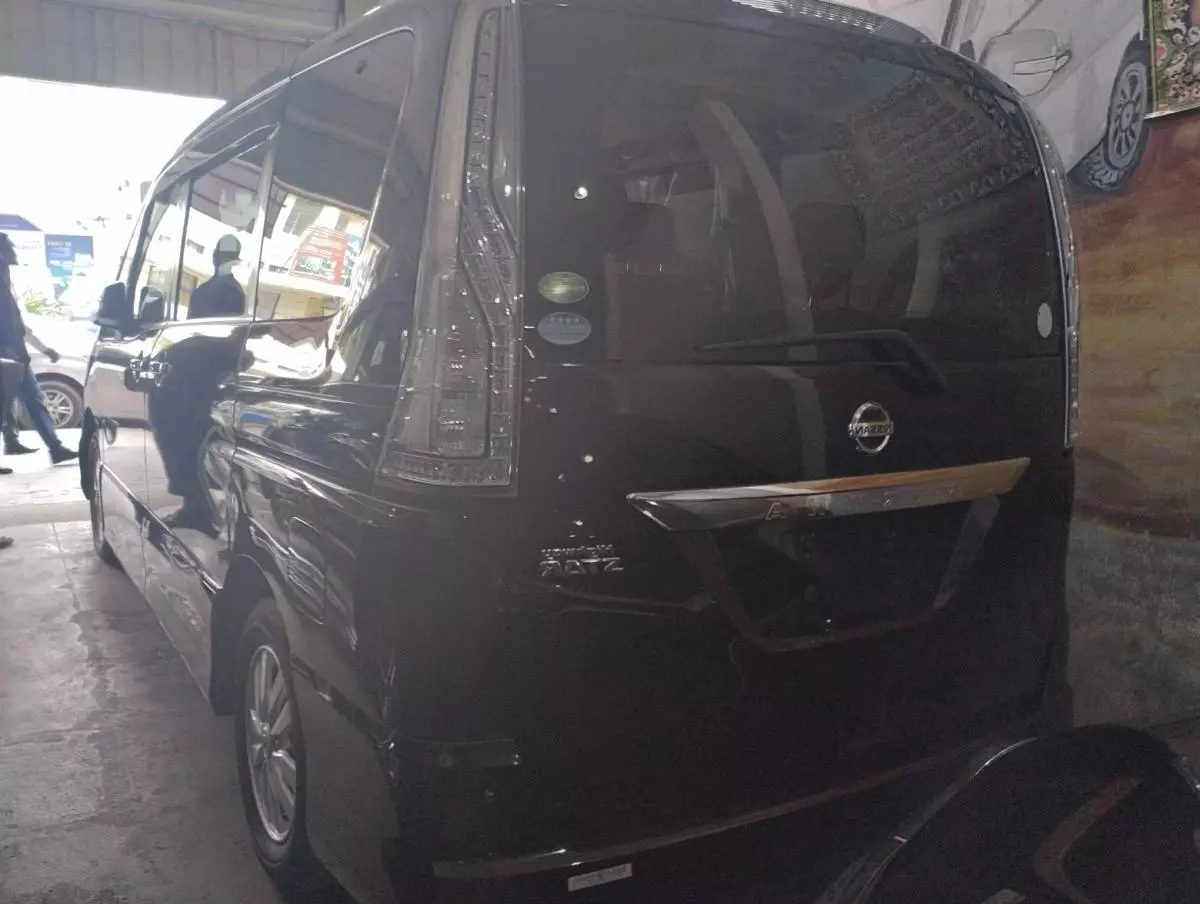 Nissan Serena - 2016