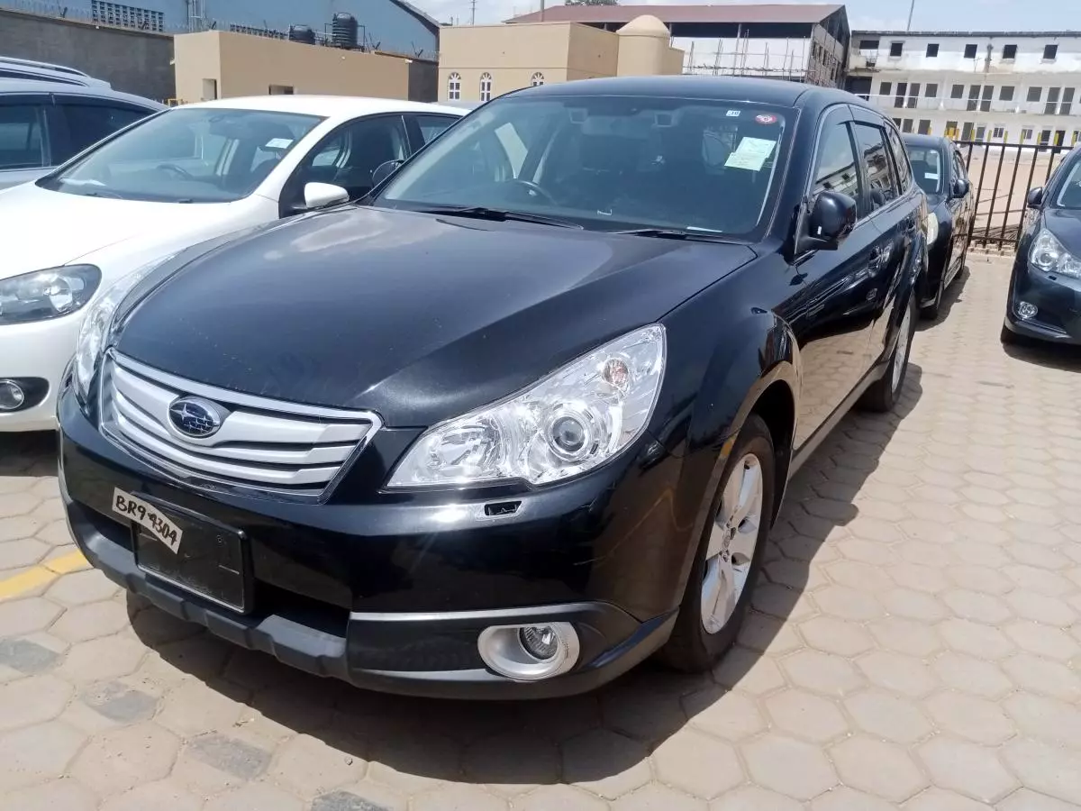 Subaru Outback   - 2011