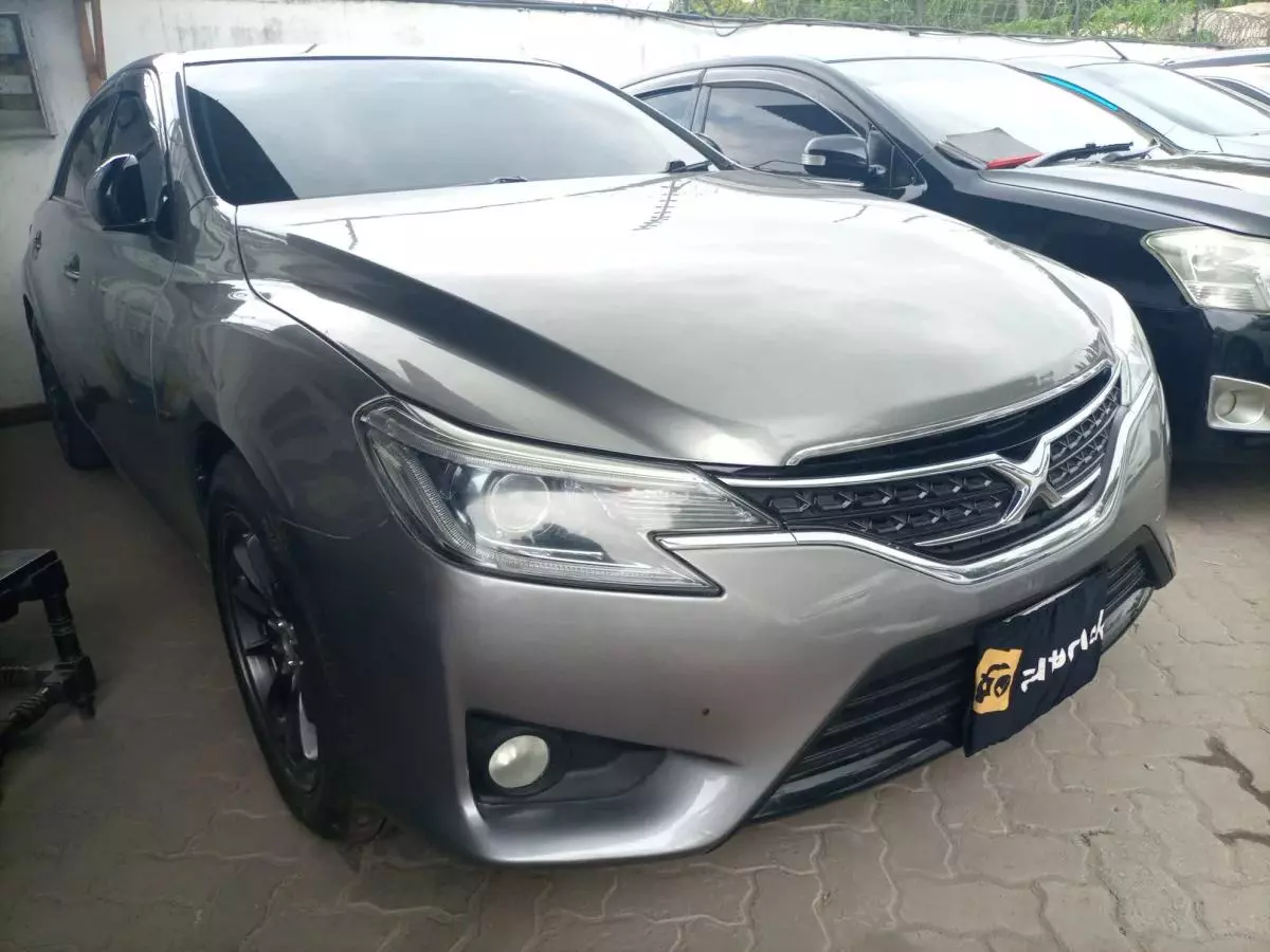 Toyota Mark X - 2012