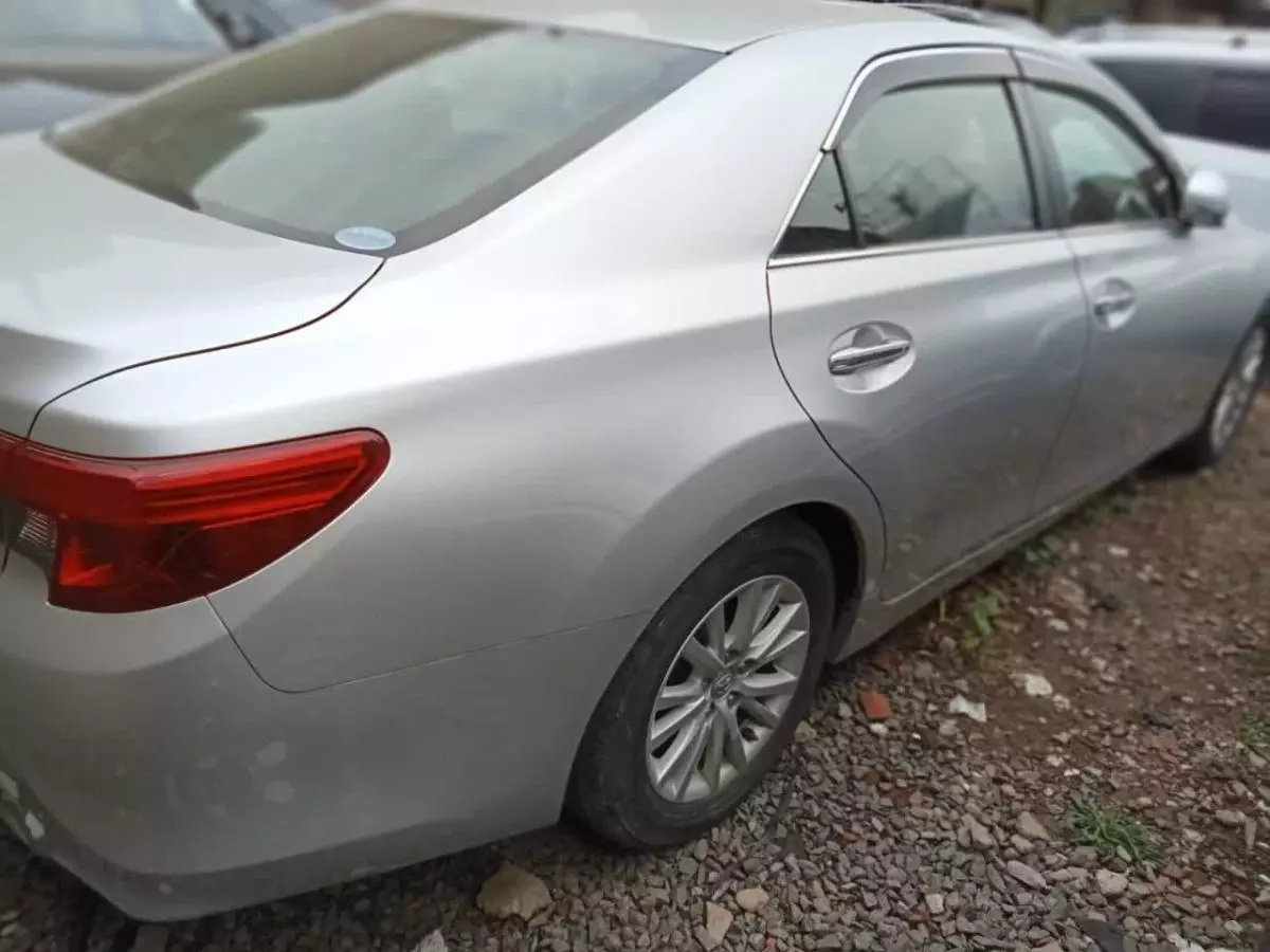 Toyota Mark X   - 2016