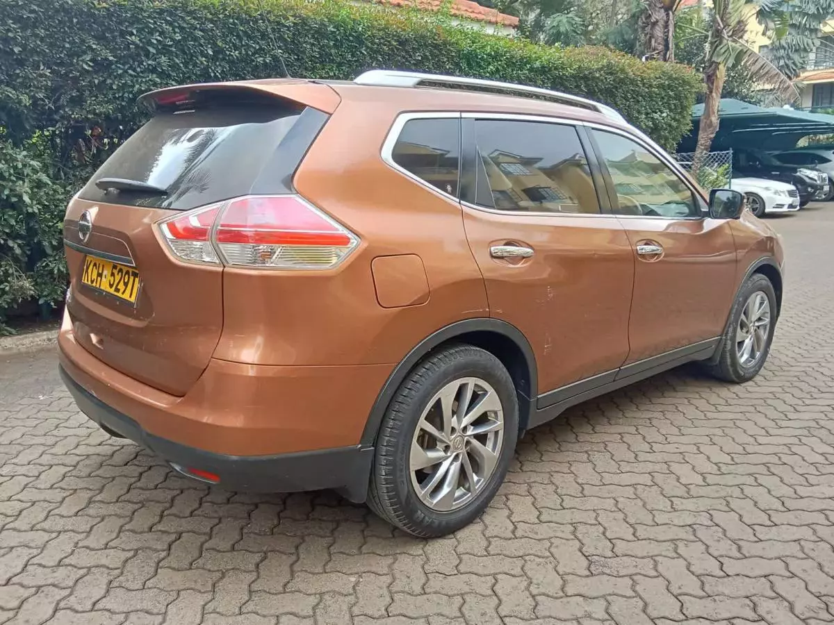 Nissan X-Trail   - 2014